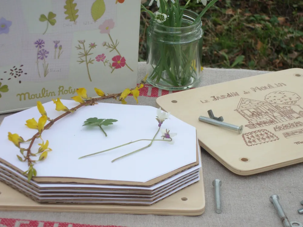 Cottontails Baby Craft & Stickers | Garden & Nature*Moulin Roty Wooden Flower Press